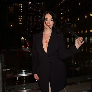 Meet your Posher, Edma